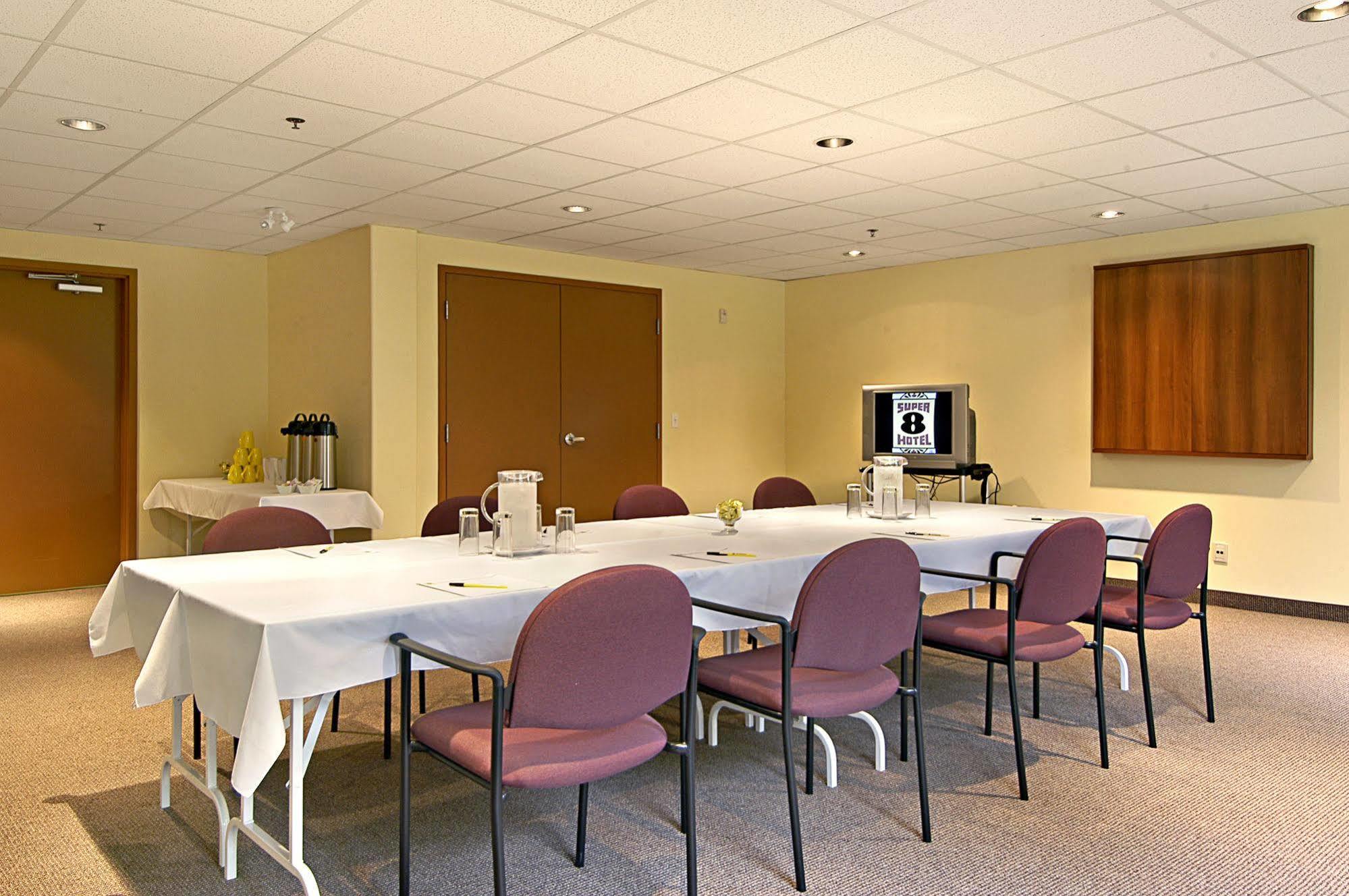 Super 8 By Wyndham Midland Hotel Ngoại thất bức ảnh